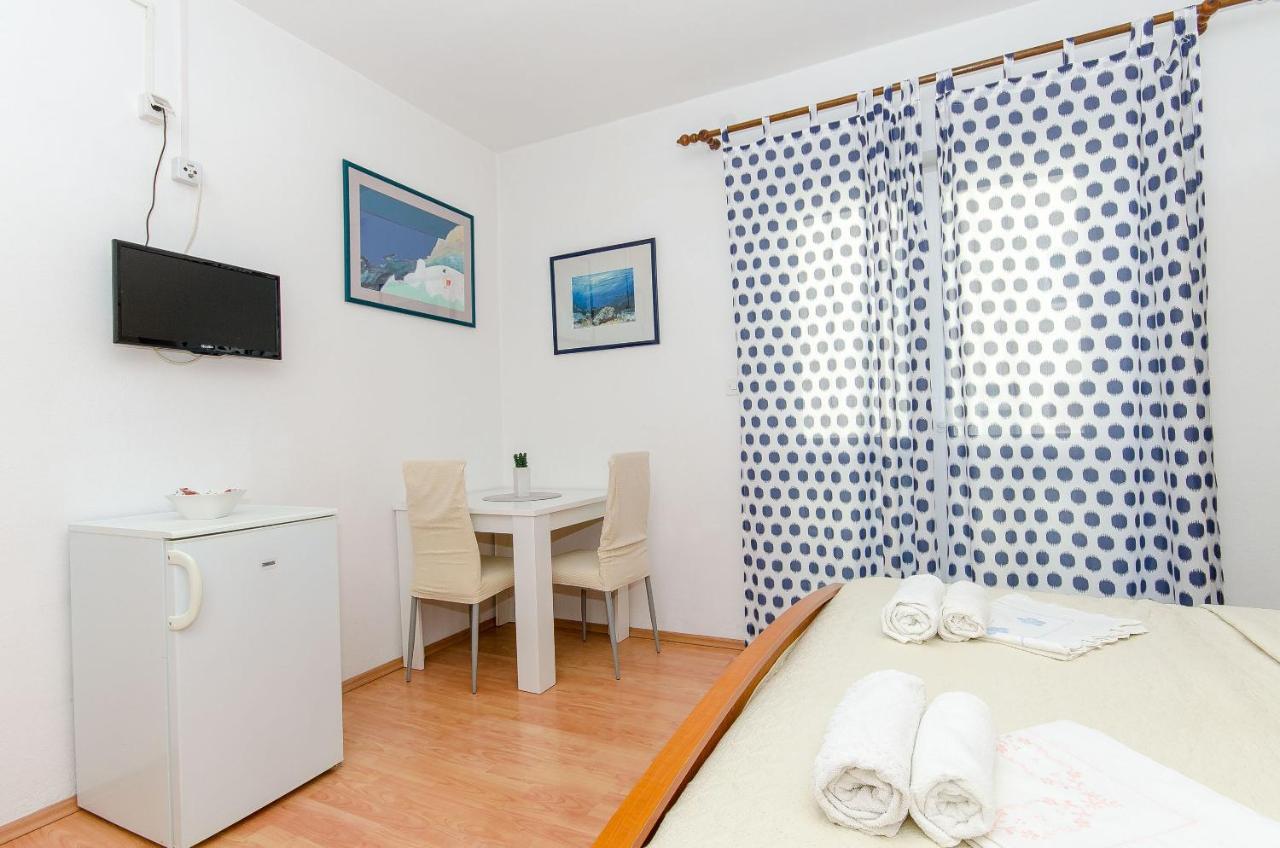 Apartments Katica มาคาร์สกา ภายนอก รูปภาพ