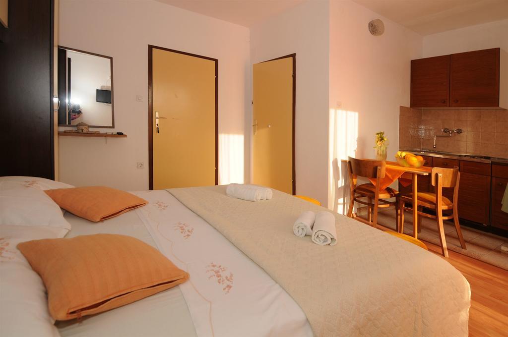 Apartments Katica มาคาร์สกา ภายนอก รูปภาพ